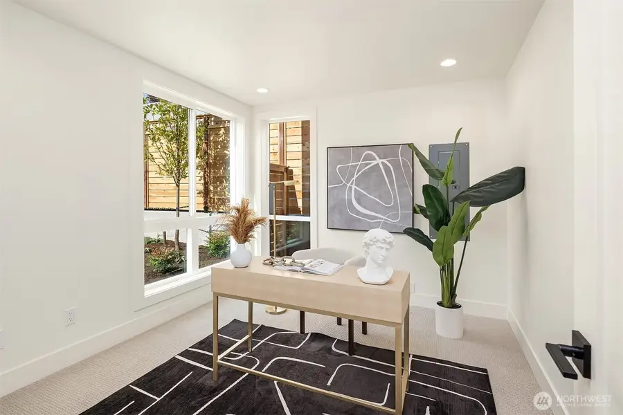 4421 2nd Avenue Ne, Seattle, WA 98105 - Image #3