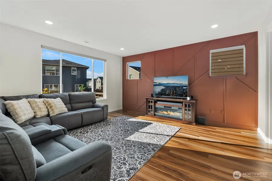 33305 Glacier Avenue Se, Black Diamond, WA 98010 - Image #3