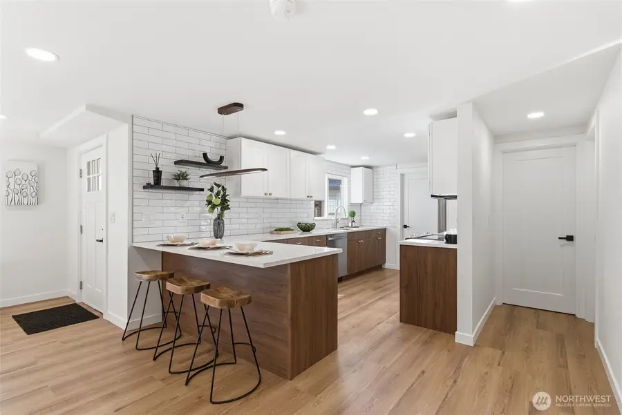 8505 Bridgeport Way Sw, Lakewood, WA 98499 - Image #2