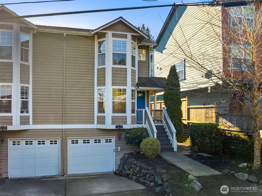 1227 NE 135th St, Seattle, WA 98125 - Image #2