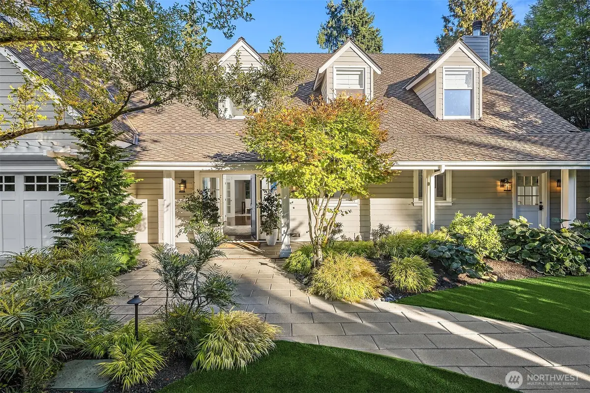 2042 77th Avenue Ne, Medina, WA 98039 - Image #1