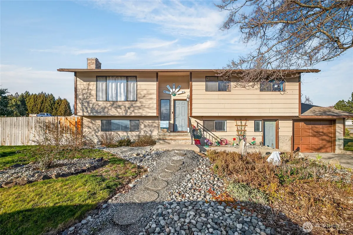 2149 NE 1st Street, East Wenatchee, WA 98802 - #1