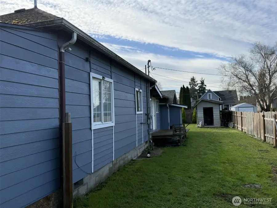 319 E Section Street, Mount Vernon, WA 98273 - Image #2