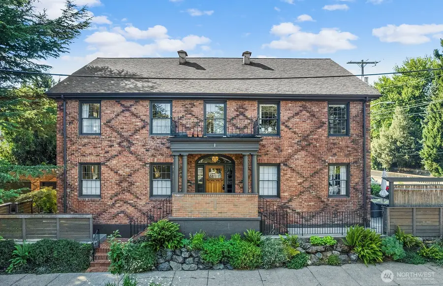 4915 Linden Avenue N, Seattle, WA 98103 - Image #2