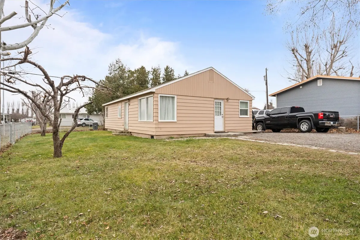 705 W 9th Street, Warden, WA 98857 - Image #1