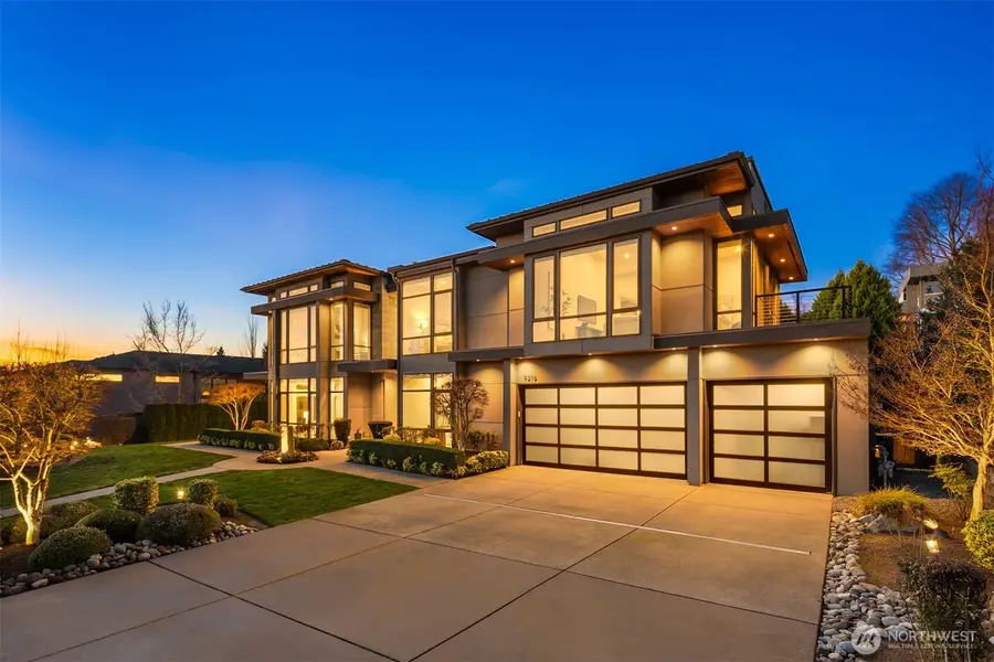 9216 NE 13th St, Clyde Hill, WA 98004 - Image #2