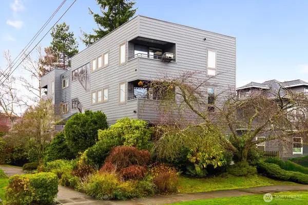 2101 Nob Hill Avenue N #1B, Seattle, WA 98109