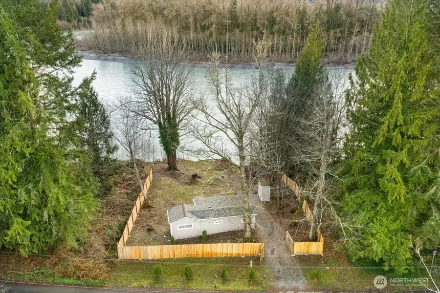 41722 S Shore Drive, Concrete, WA 98237 - Image #3