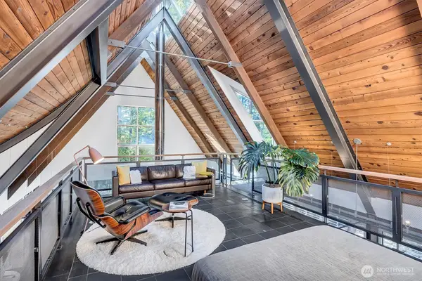 26222 SE 152nd St, Issaquah, WA 98027