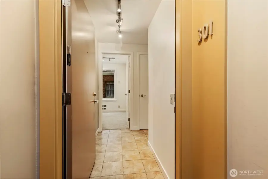 1700 Bellevue Avenue #301, Seattle, WA 98122 - Image #2