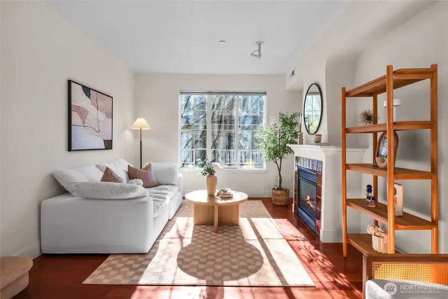 18258 Ne 96th Way #101, Redmond, WA 98052 - Image #2