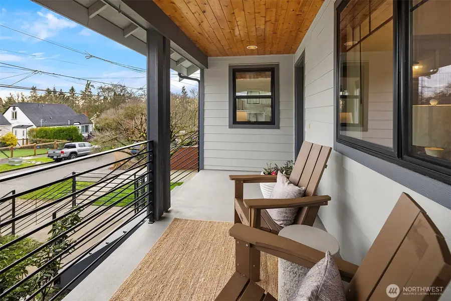 6241 38th Avenue Ne, Seattle, WA 98115 - Image #2