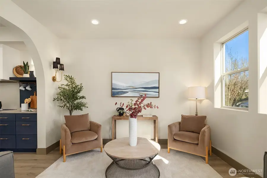 5037 25th Avenue Sw, Seattle, WA 98106 - Image #3