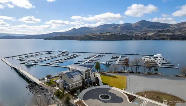 1350 W Woodin Avenue #D11, Chelan, WA 98816