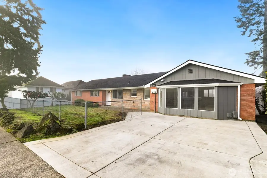 1301 Edmonds Avenue Ne, Renton, WA 98056 - Image #3