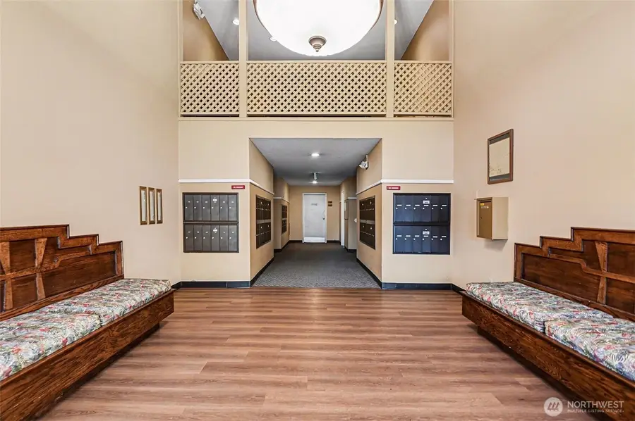 13717 Linden Avenue N #229, Seattle, WA 98133 - Image #2