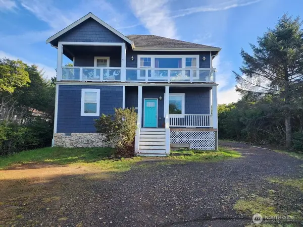 126 Sand Dune Avenue Nw, Ocean Shores, WA 98569