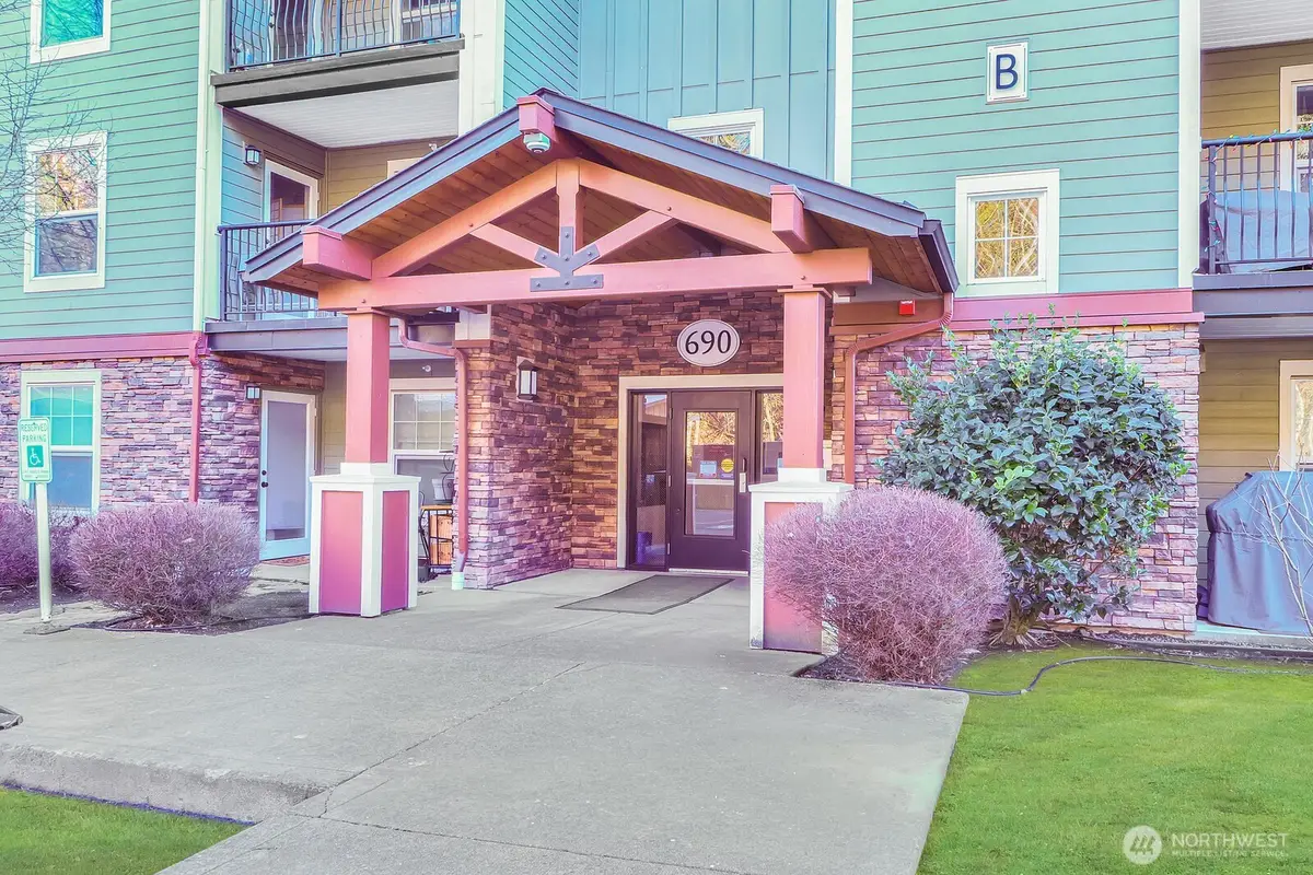 690 32nd Street #B211, Bellingham, WA 98225 - Image #1