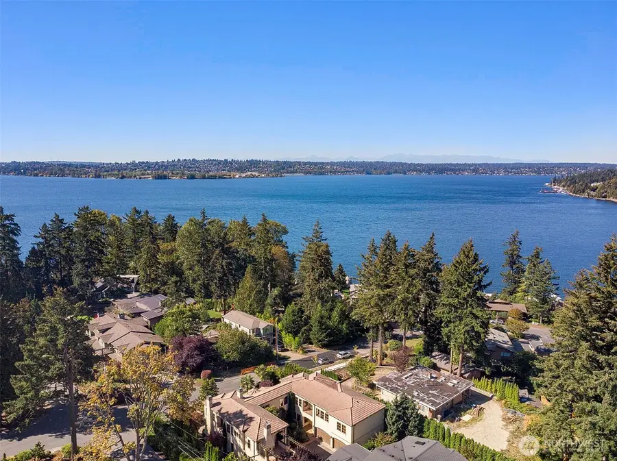 802 16th Avenue W, Kirkland, WA 98033 - #3