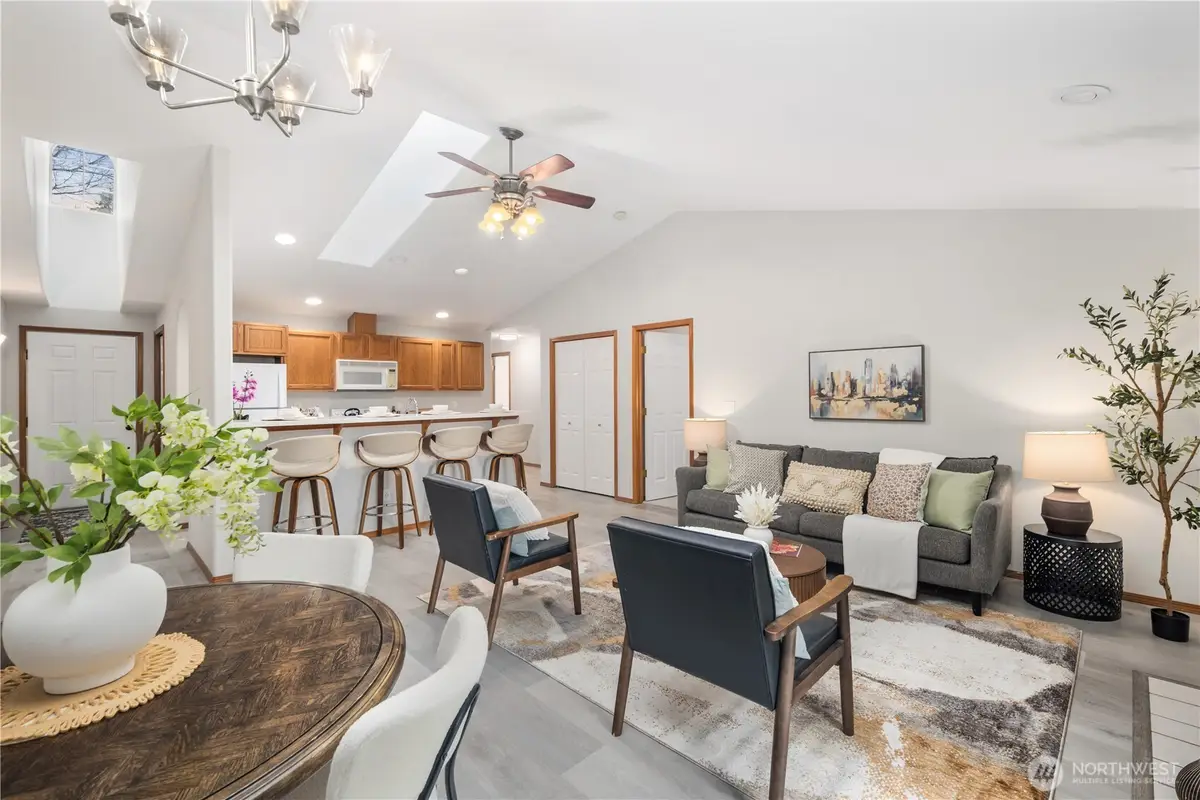 5611 134th Place Se #B, Everett, WA 98208 - #1