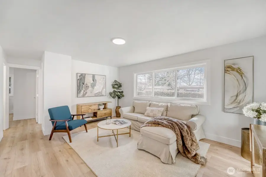 98056 768 Dayton Avenue Ne, Renton, WA 98056 - Image #3