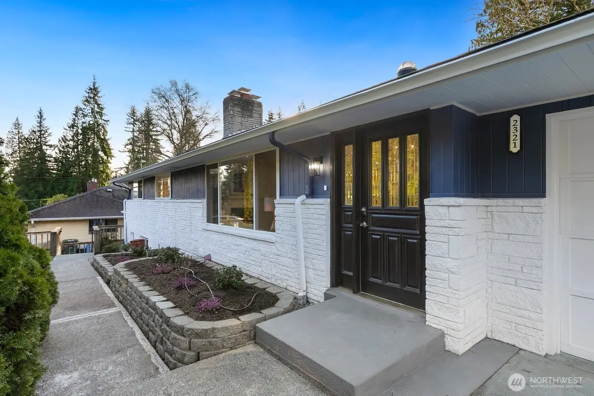 2321 100th Avenue Ne, Bellevue, WA 98004 - Image #1