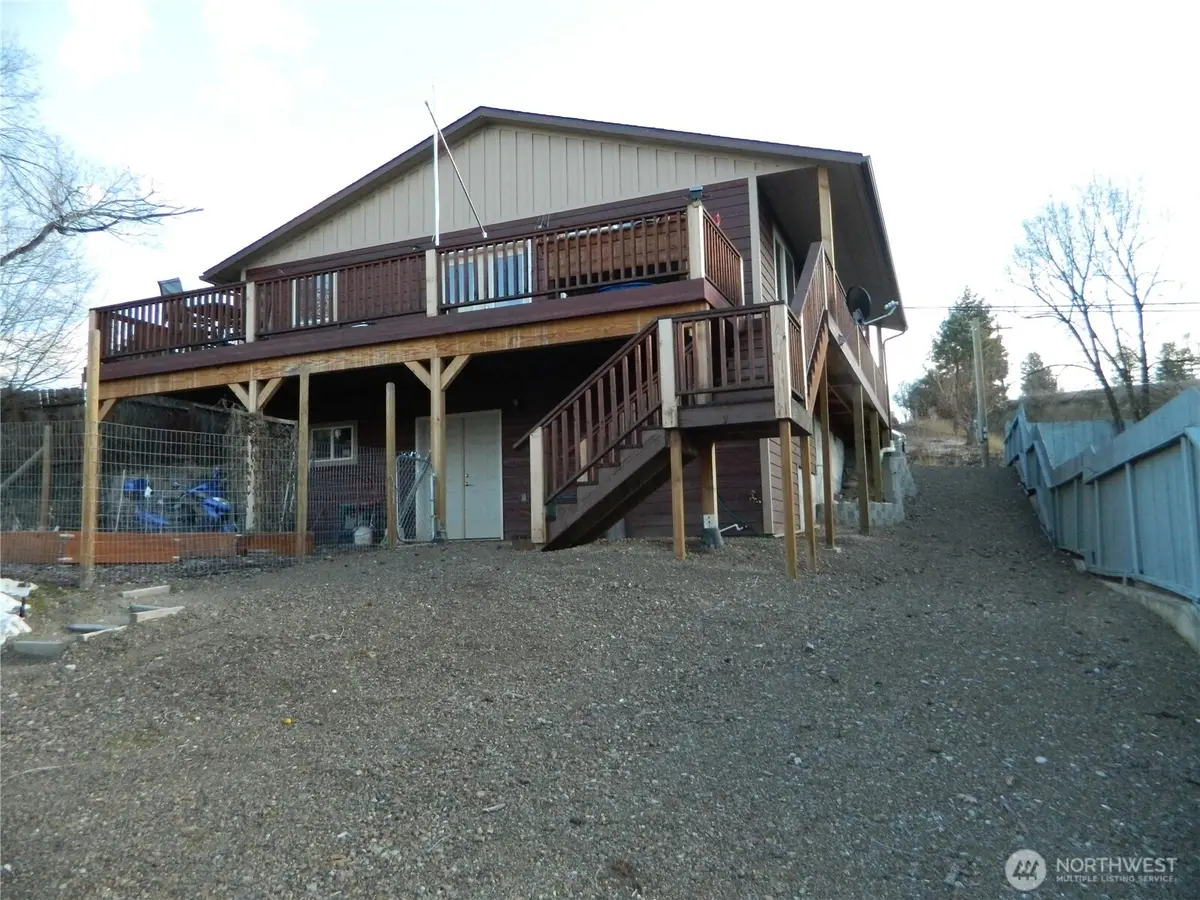 311 Tonasket Avenue, Tonasket, WA 98855 - Image #1