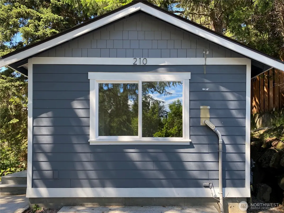 210 S 173rd Place, Burien, WA 98148 - #1