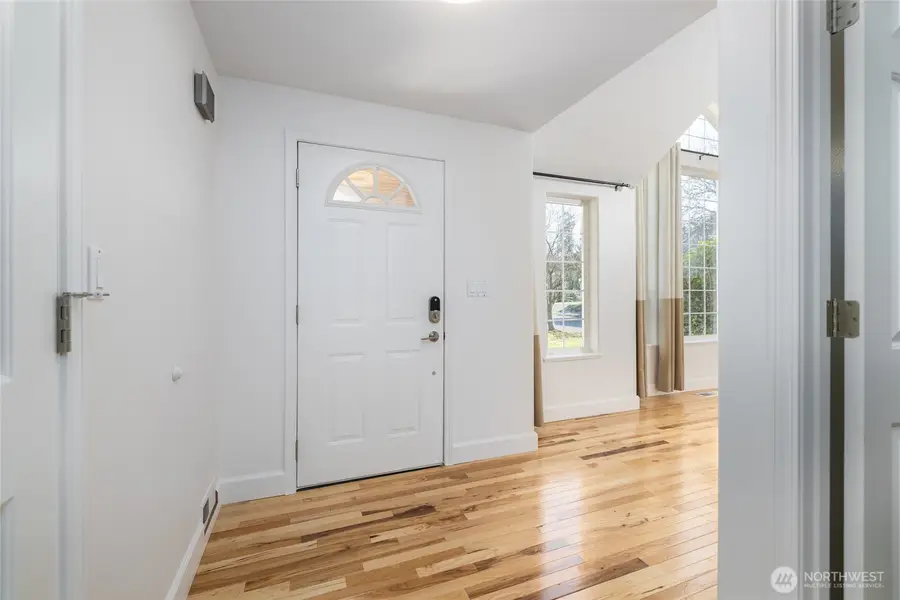 2419 SW Capital Drive, Oak Harbor, WA 98277 - Image #3