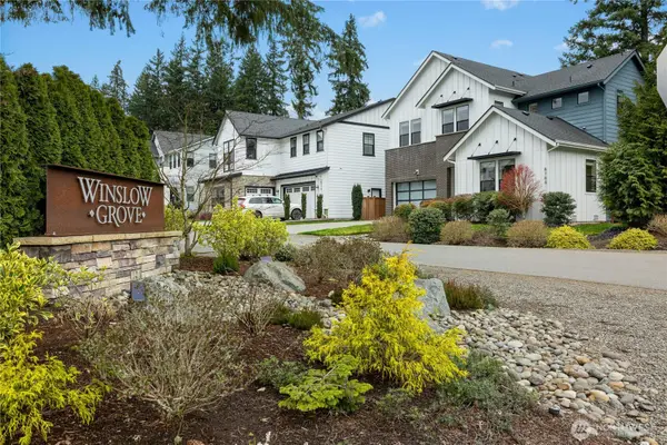 8784 NE Winslow Grove Ct, Bainbridge Island, WA 98110