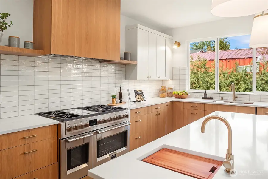 13693 NE 101st Street, Kirkland, WA 98033 - Image #3