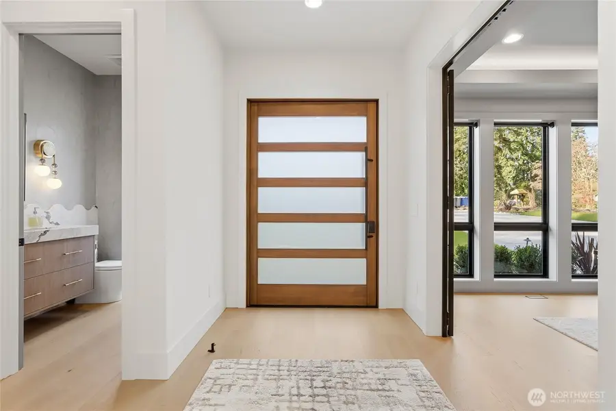 2202 102nd Place Se, Bellevue, WA 98004 - Image #2