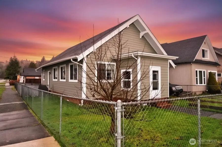 401 Emerson Avenue, Hoquiam, WA 98550 - Image #2