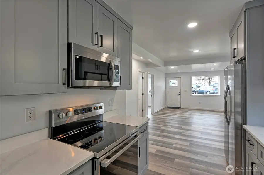 2405 Rockefeller Ave, Everett, WA 98201 - Image #3