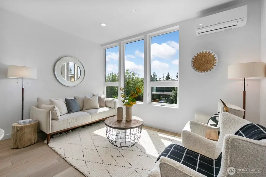 8831 Wallingford Avenue N, Seattle, WA 98103 - #2