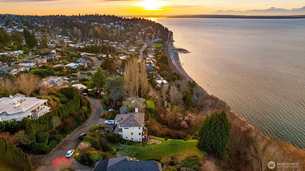 1932 NW Blue Ridge Drive #6, Seattle, WA 98177 - Image #1