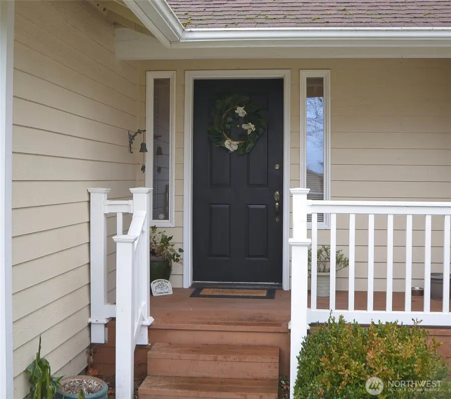 15718 Topaz Drive Se, Yelm, WA 98597 - Image #2