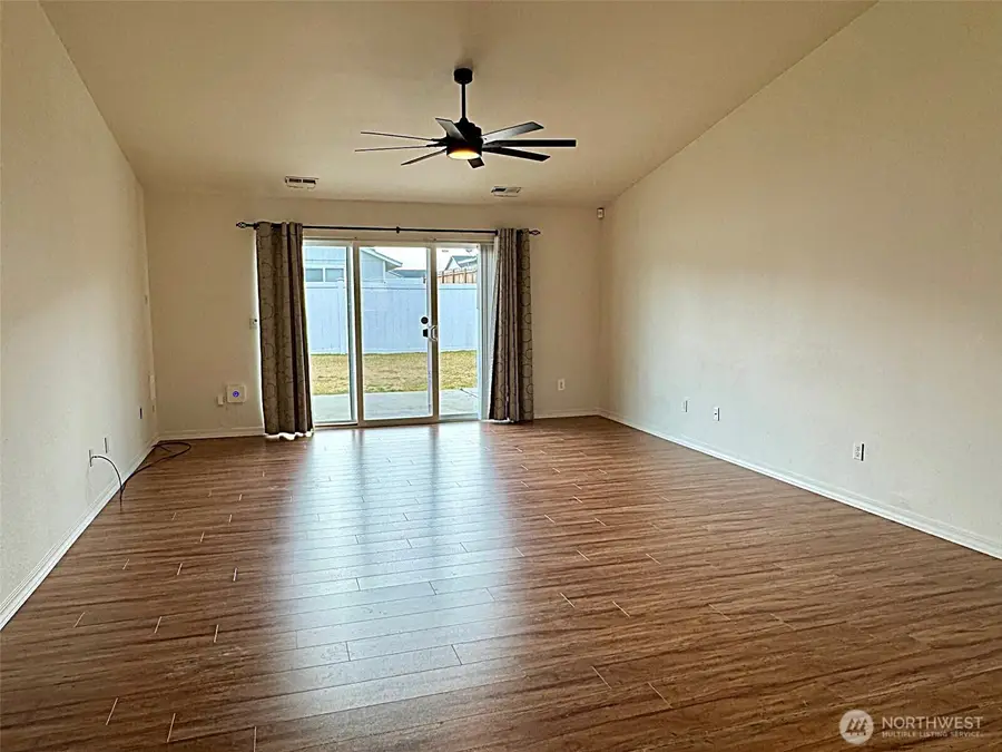 1321 W Century Street, Moses Lake, WA 98837 - Image #3