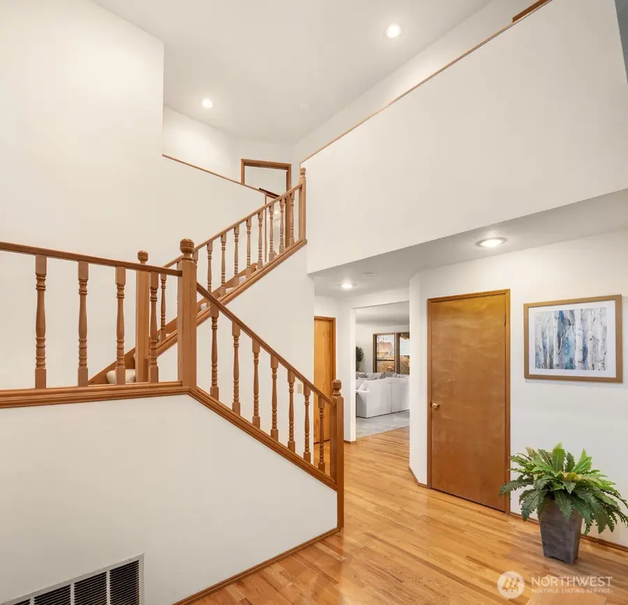 22116 NE 10th Place, Sammamish, WA 98074 - Image #2