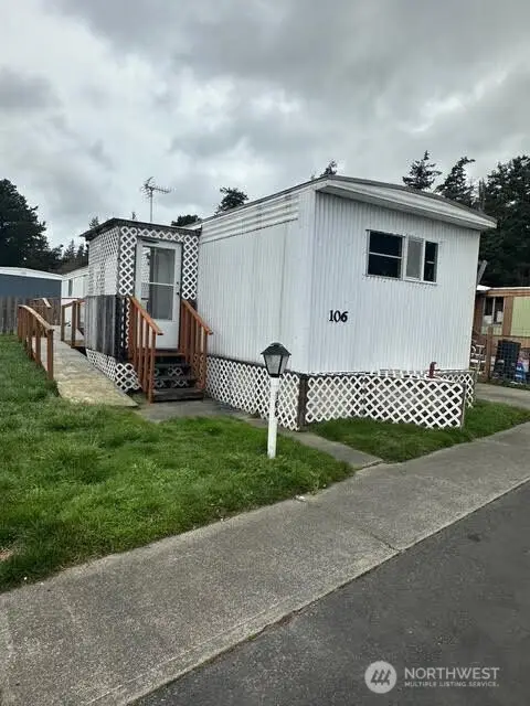 700 NW Crosby Avenue #106, Oak Harbor, WA 98277