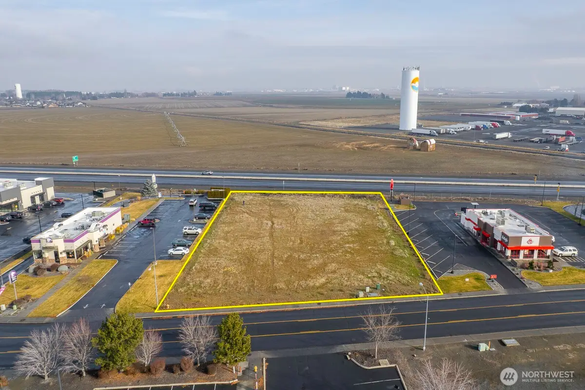 2421 S Maiers Rd, Moses Lake, WA 98837 - Image #1