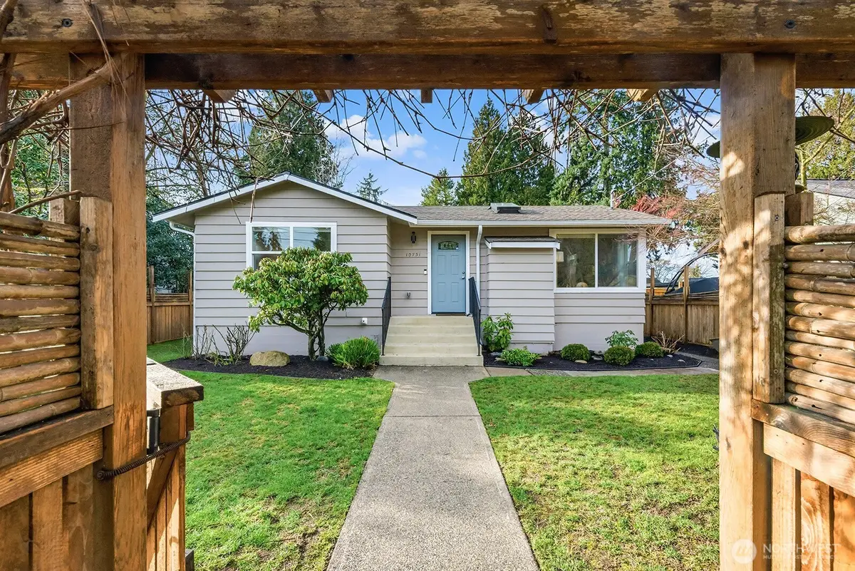 10731 Dayton Avenue N, Seattle, WA 98133 - Image #1