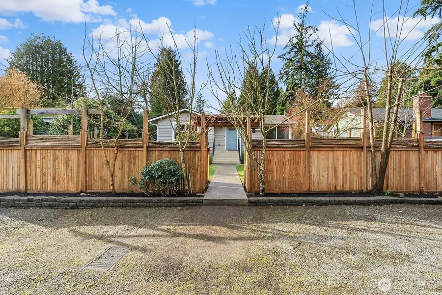 10731 Dayton Avenue N, Seattle, WA 98133 - Image #2