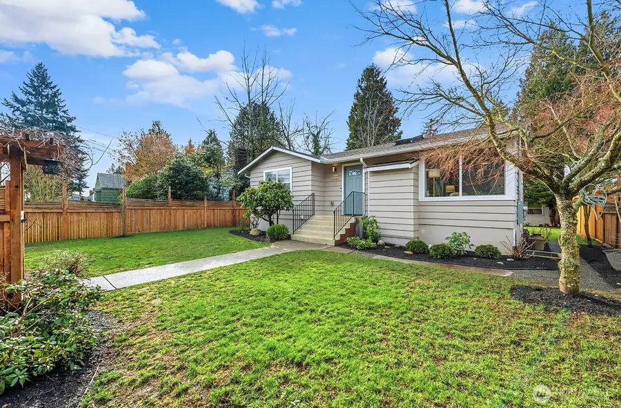 10731 Dayton Avenue N, Seattle, WA 98133 - Image #3