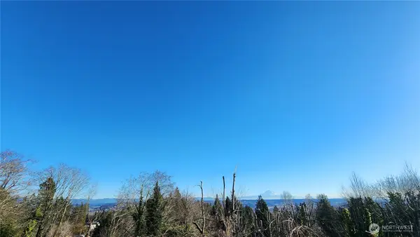 71 S 130th Street #5, Seattle, WA 98178