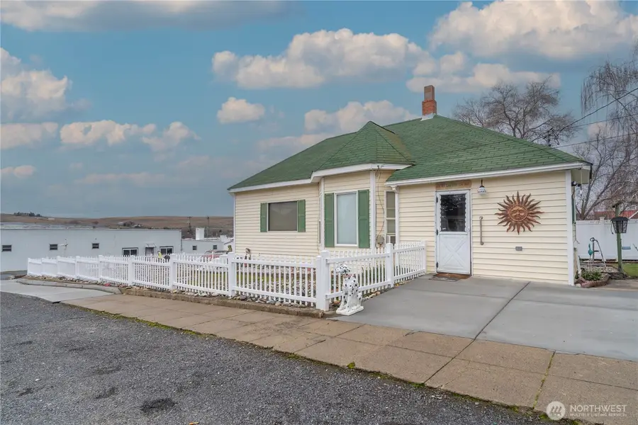 102 W 3rd Street, Lind, WA 99341 - #2