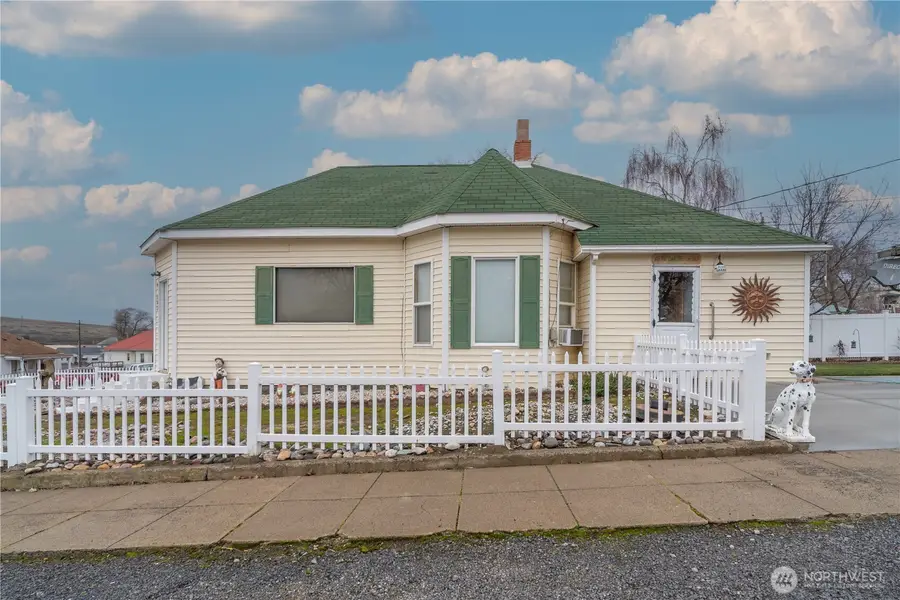 102 W 3rd Street, Lind, WA 99341 - Image #3