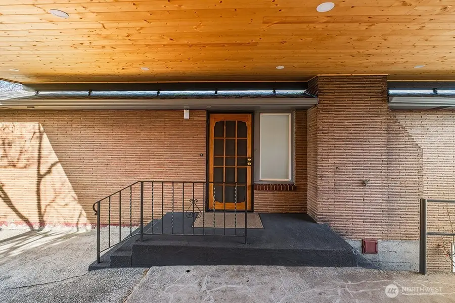 8324 Beacon Avenue S, Seattle, WA 98118 - Image #2