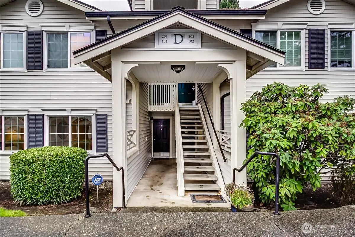 12404 E Gibson Road #D101, Everett, WA 98204 - Image #1