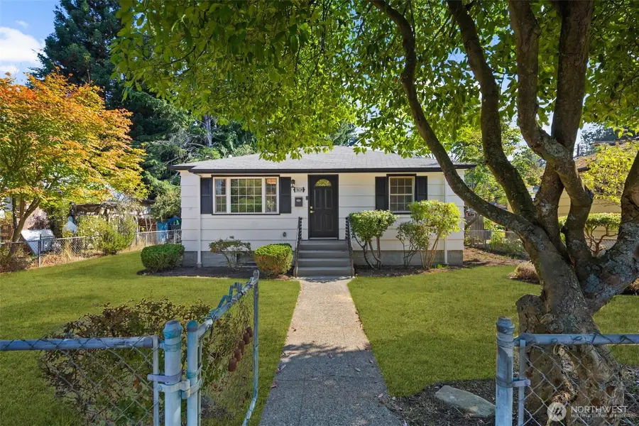 3624 48th Avenue Sw, Seattle, WA 98116 - Image #2